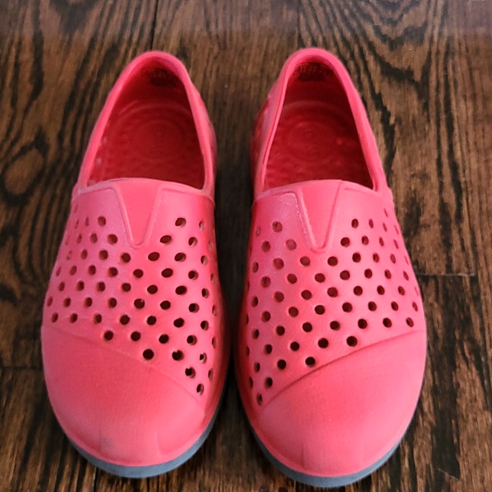 Toms